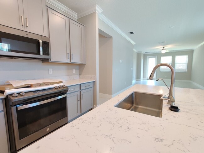 Building Photo - 9570 Little Bluestem Dr