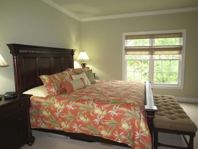 Building Photo - Newington Ridge Toll Brothers Luxury Townh...
