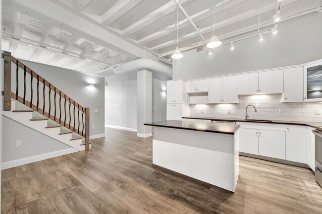 Building Photo - 24 Mt Vernon St