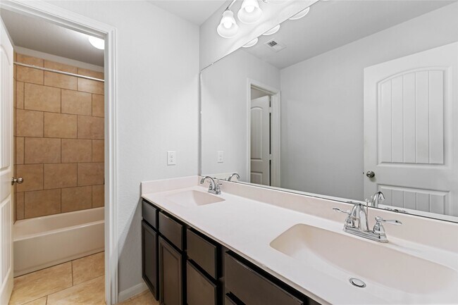 Building Photo - 7326 Cypress Shumard Oak Dr