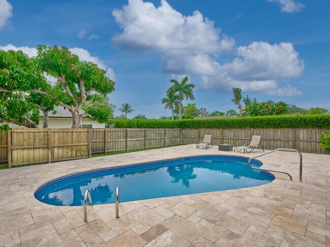 Building Photo - 1267 Summerwood Cir