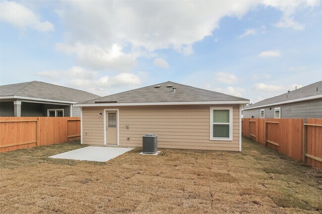 Building Photo - 27044 Leonardo Dr
