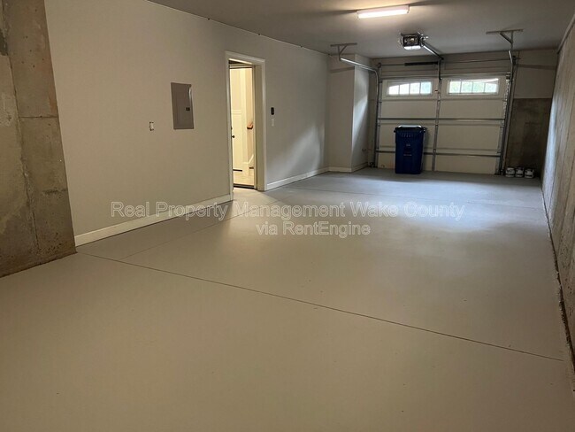 Building Photo - 2805 Plumfield Pl