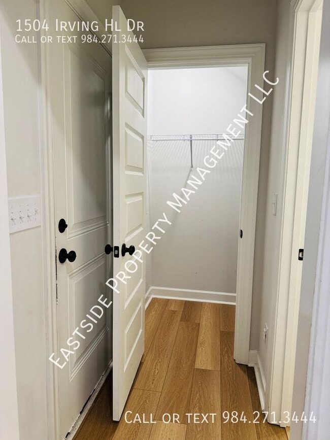 Building Photo - 1504 Irving Hl Dr