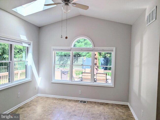Building Photo - 114 Lenape Dr