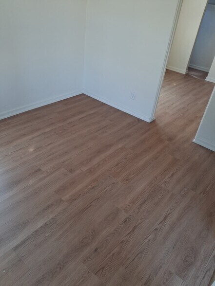 Building Photo - 626 Emory St