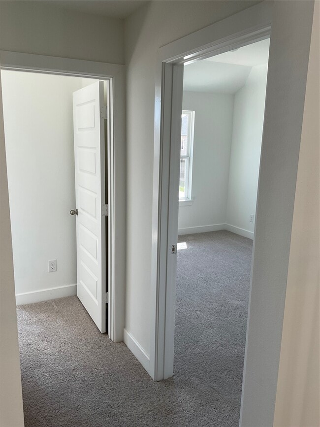 Building Photo - 7311 Blue Gentiana Ln