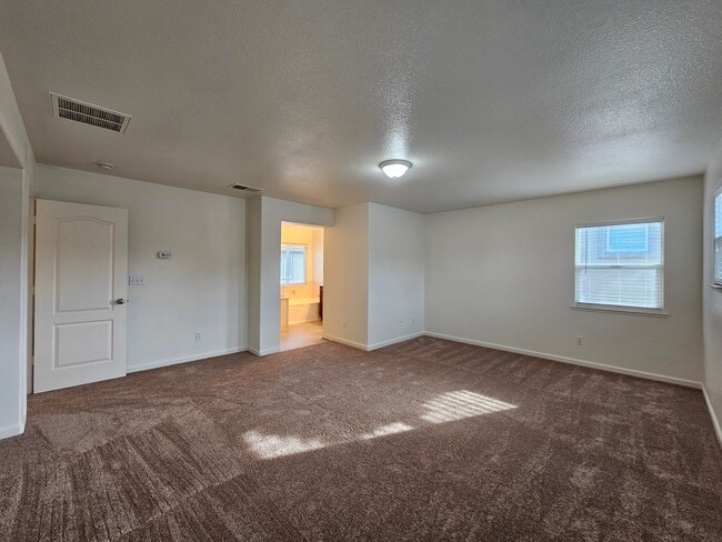 Building Photo - 8 Halsey Pl