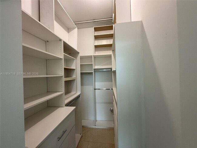 Building Photo - 3029 NE 188th St