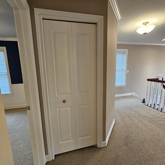 Building Photo - 3 Bedroom, 2.5 Bath Townhome Near Lake St. Clair with Finished Basement, Attached Oversized 2 Car...