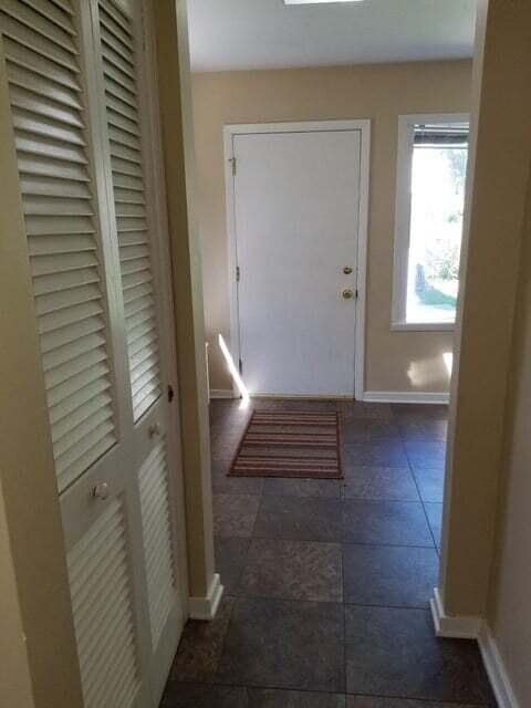 Building Photo - 6015 N Shoreland Ave