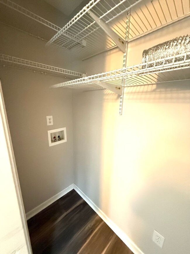 Building Photo - ** 3 Bed 2 Bath located in Thorington Trac...