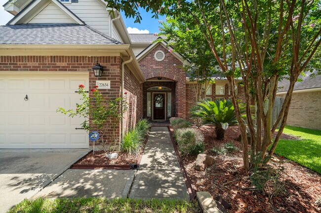 Building Photo - 22634 Cascade Springs Dr