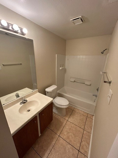 Building Photo - 3823 Bay Club Cir