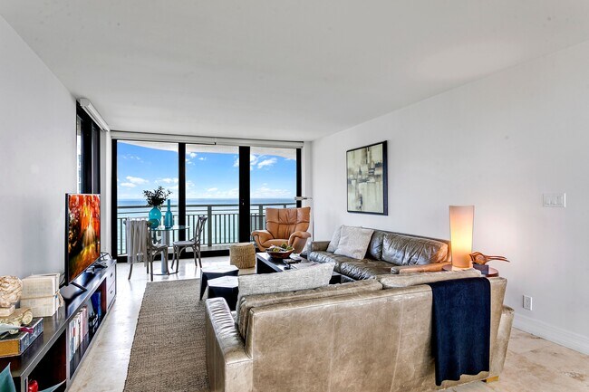 Building Photo - 3000 N Ocean Dr