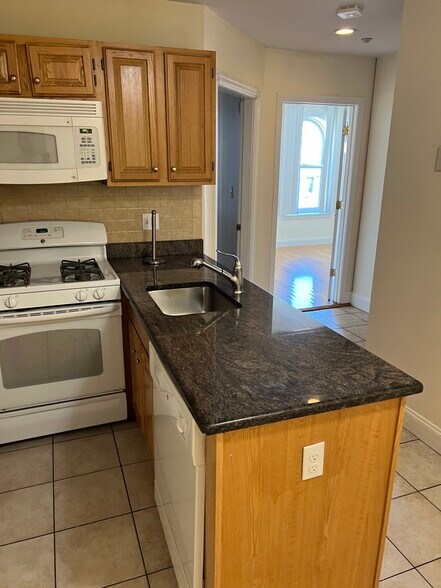 Building Photo - 90 Westland Ave