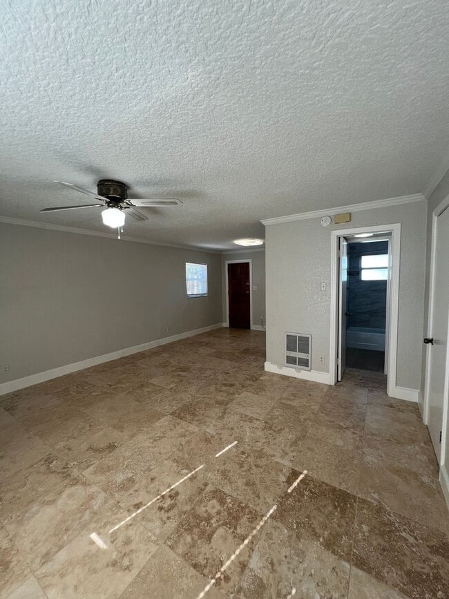 Building Photo - Fantastic Neptune Beach Rental - 1 block from the beach!