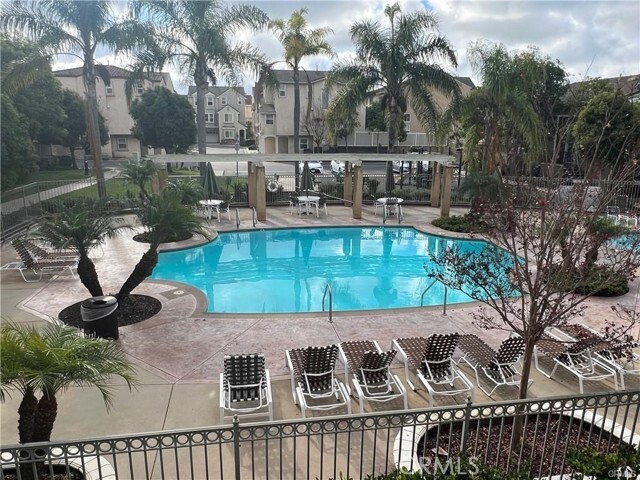 Building Photo - 2889 Plaza del Amo