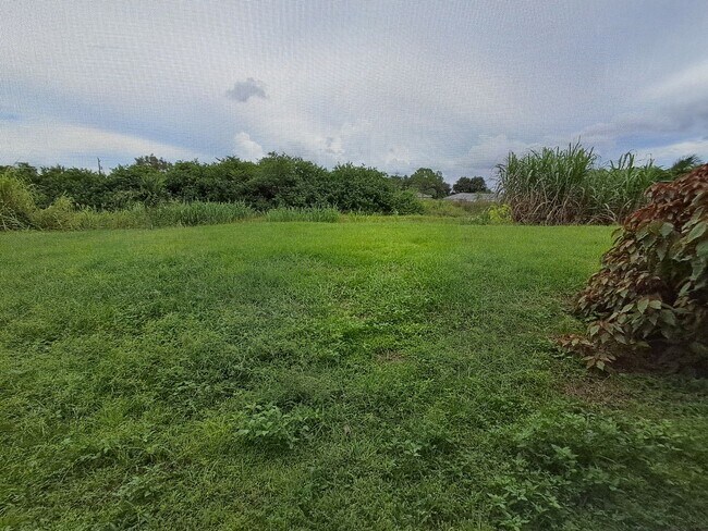 Building Photo - 213 Hightower Ave S