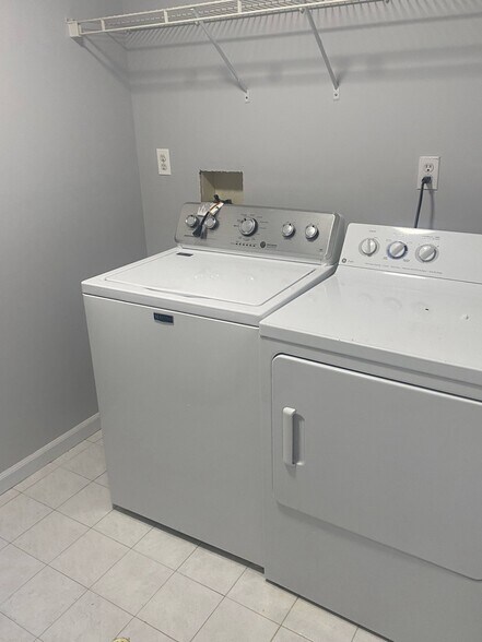 Building Photo - 62 Anderson Ave