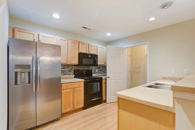 Building Photo - 2457 Scholar Ln