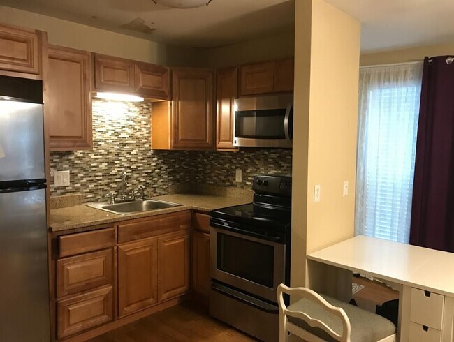 Building Photo - 1000 W 26th St