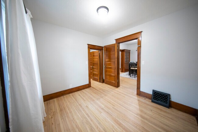 Building Photo - 749 New Hampshire St