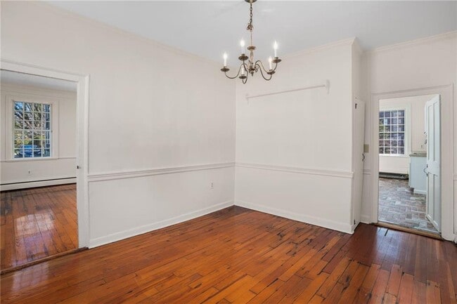 Building Photo - 14 Elm St