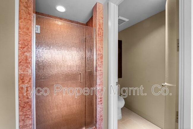 Building Photo - 2500 Sixth Ave