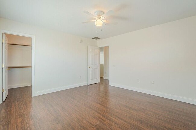 Building Photo - Pending/ Rented - Sahuarita Beauty!