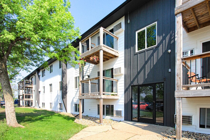 Primary Photo - Welcome to 3Falls Apartments - 2 Mo Free with a 15 Mo Lease!