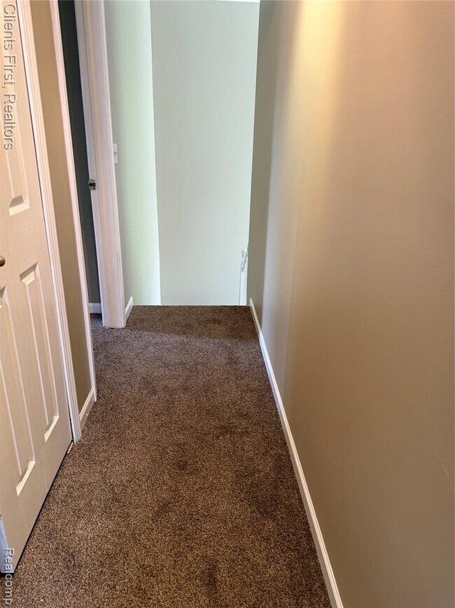 Building Photo - 35285 Pennington Dr