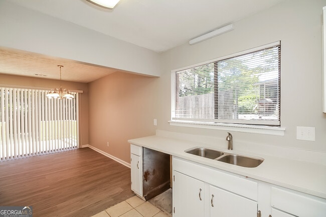 Building Photo - 8178 Winewood Way