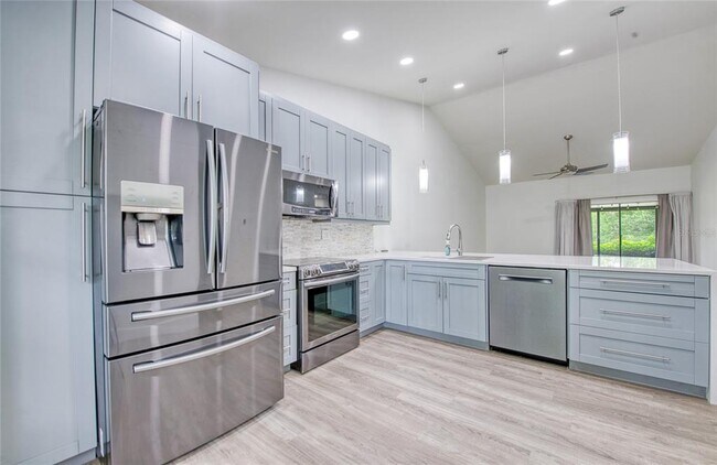 Building Photo - 2617 Bentley Dr