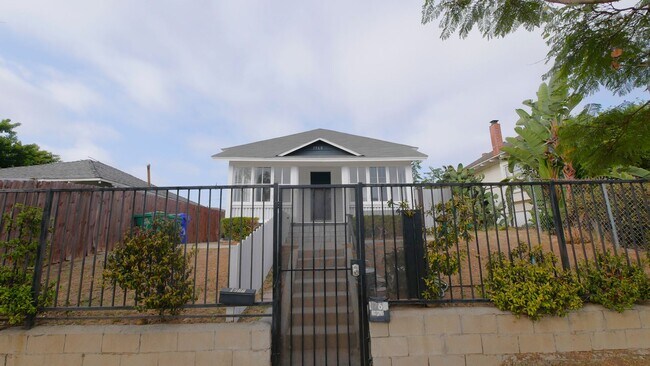 Building Photo - 1960 Harrison Ave