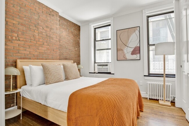 Building Photo - 345 W 53rd St