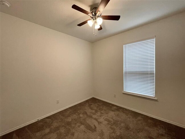 Building Photo - 168 Crimson Ln