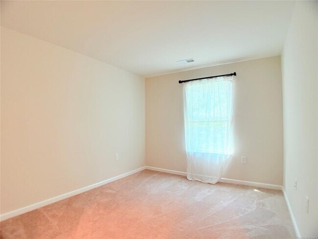 Building Photo - 121 Capeside Ct
