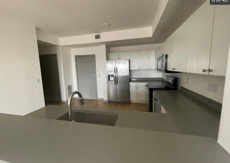 Building Photo - 400 Herron Dr