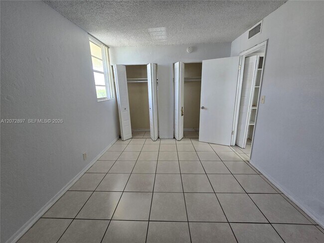 Building Photo - 801 NW 47th Ave
