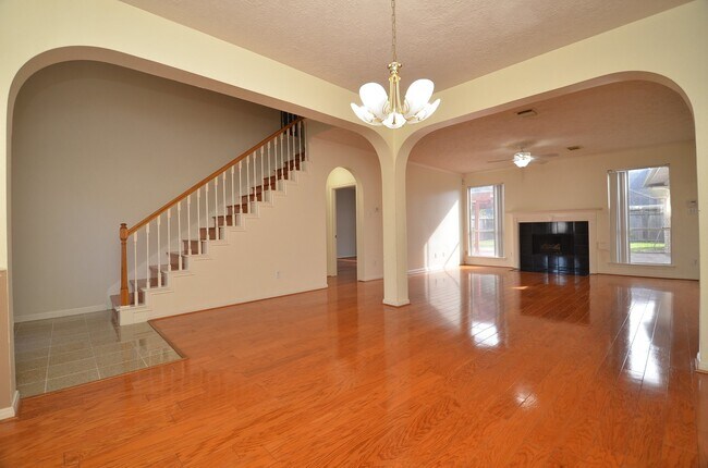 Building Photo - 8815 Barron Wood Cir E