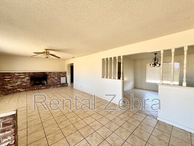 Building Photo - 2400 Gurr Rd