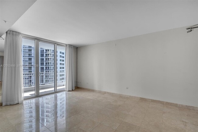 Building Photo - 801 Brickell Key Blvd