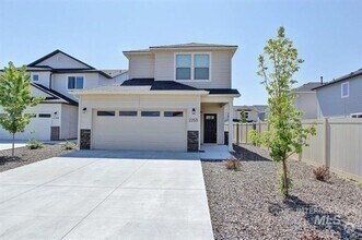 Building Photo - Gorgeous, Sparkling Clean Home, 15 Minutes...