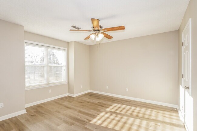 Building Photo - 93 Bloomington Cove