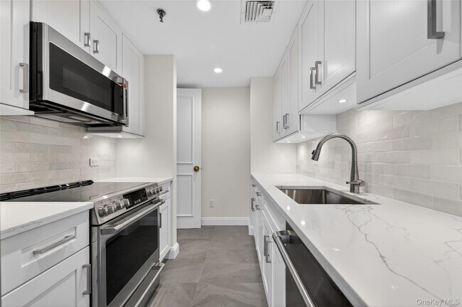 Building Photo - 111 Cherry Valley Ave