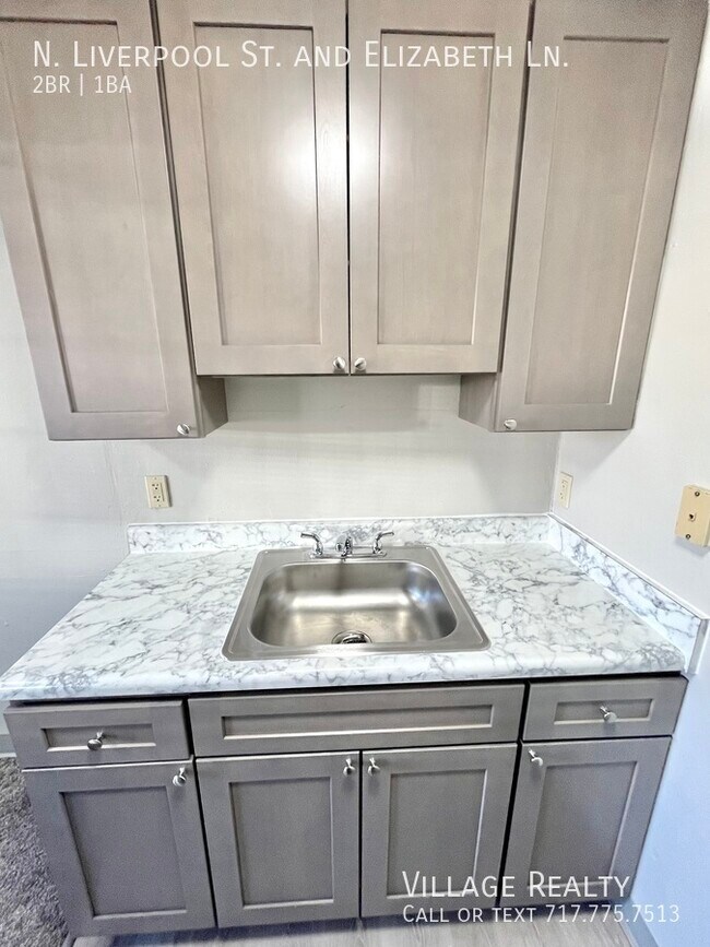 Building Photo - 75 N Liverpool St