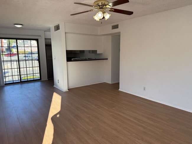 Building Photo - 3228 Honolulu Ave