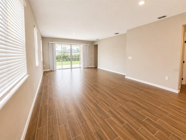 Building Photo - 708 Griffon Ave