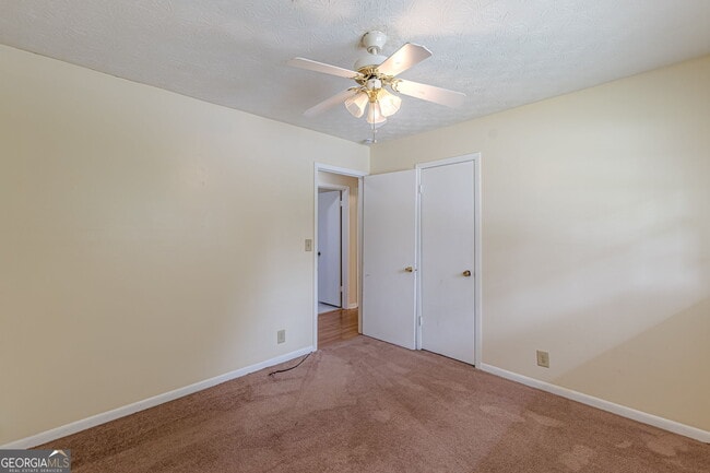 Building Photo - 828 Sheppard Way